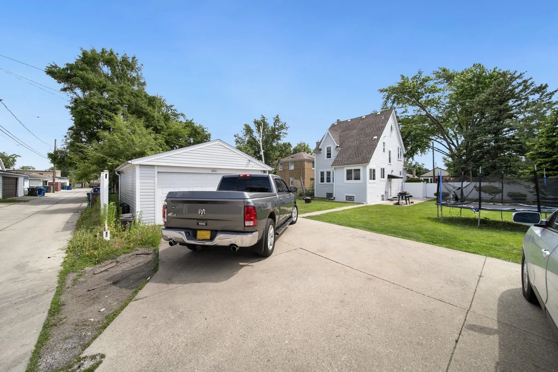 Photo of 2632 Maple Street