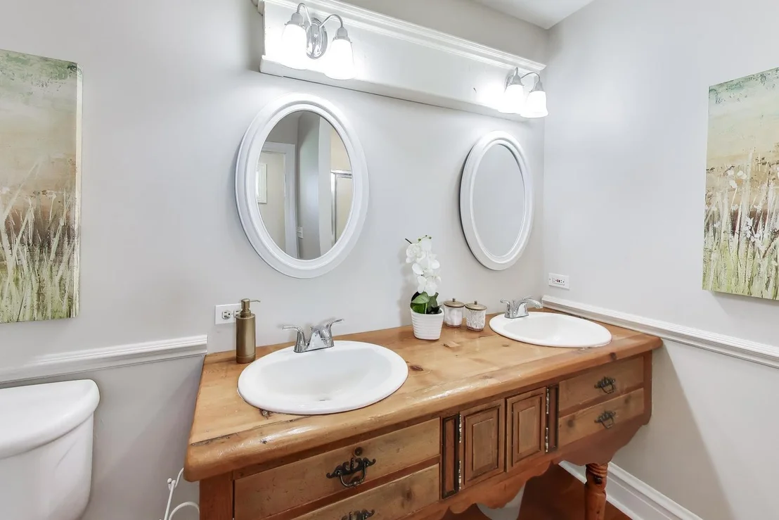 Photo of 2074 Greenview Road