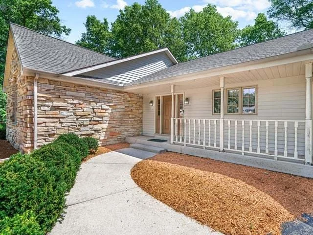 Photo of 1633 N Sauk Trail