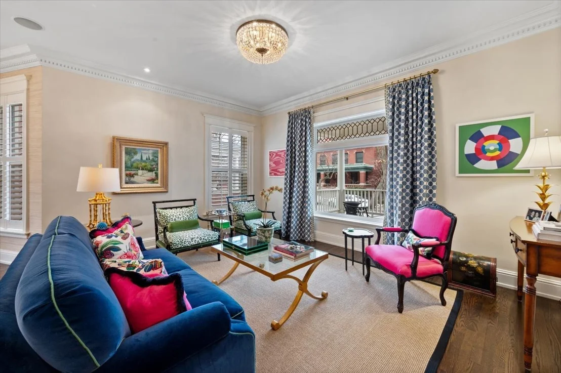 Photo of 837 W Junior Terrace