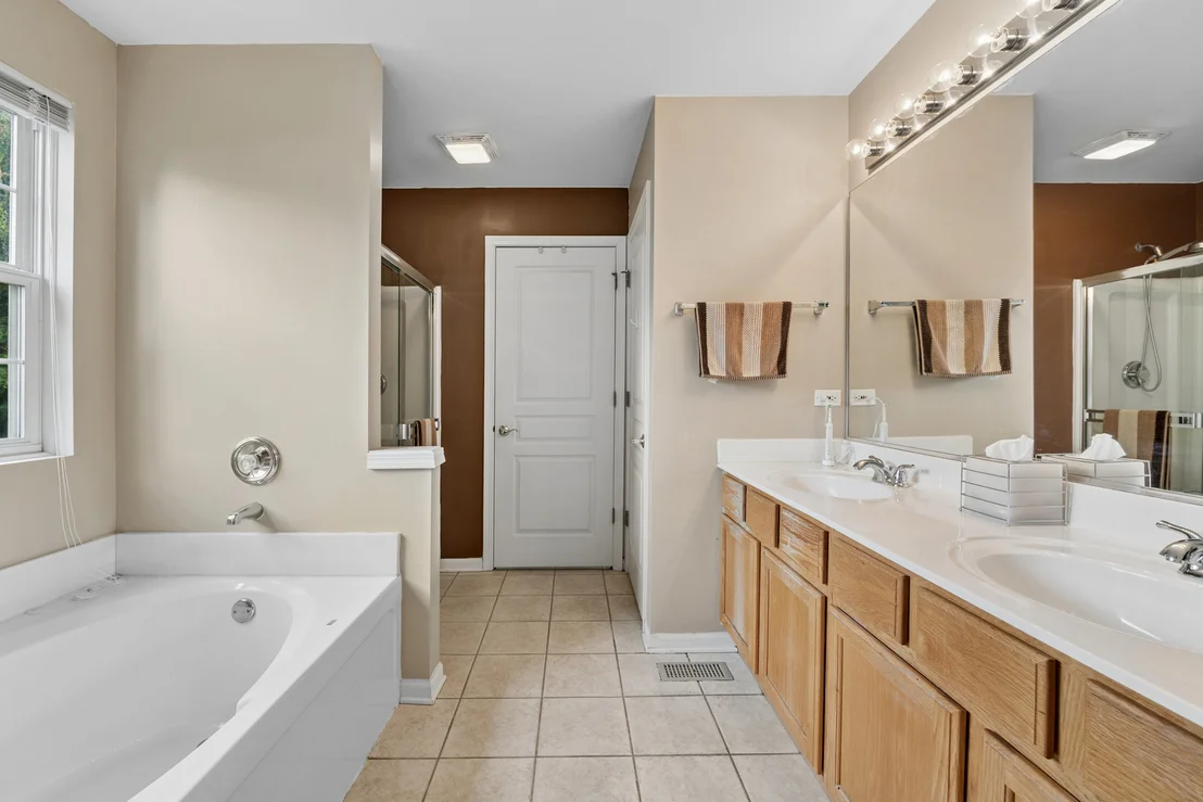 Photo of 2977 Peachtree Circle