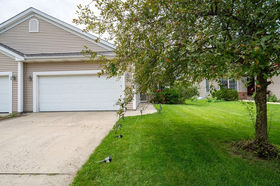 Photo of 2915 E Raab Road