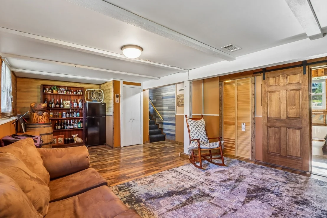 Photo of 1825 Esch Road