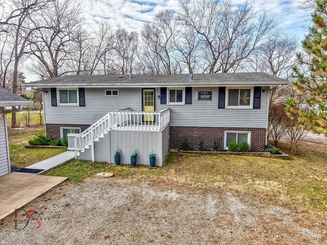 Photo of 152 Beachview Court