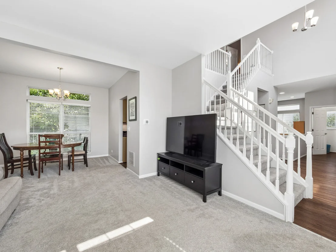 Photo of 341 S Clearview Circle