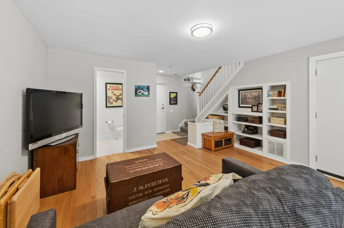 Photo of Unit E2 at 1889 Maple Avenue