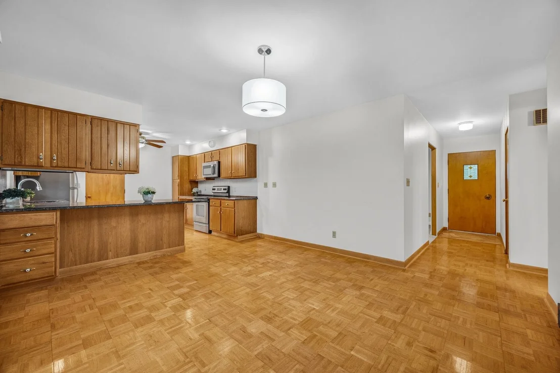 Photo of 221 Hillside Lane