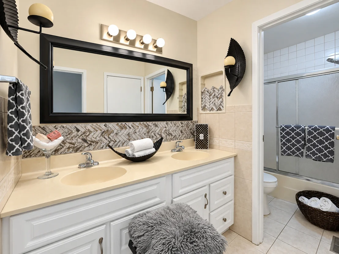 Photo of 1401 Knoll Drive