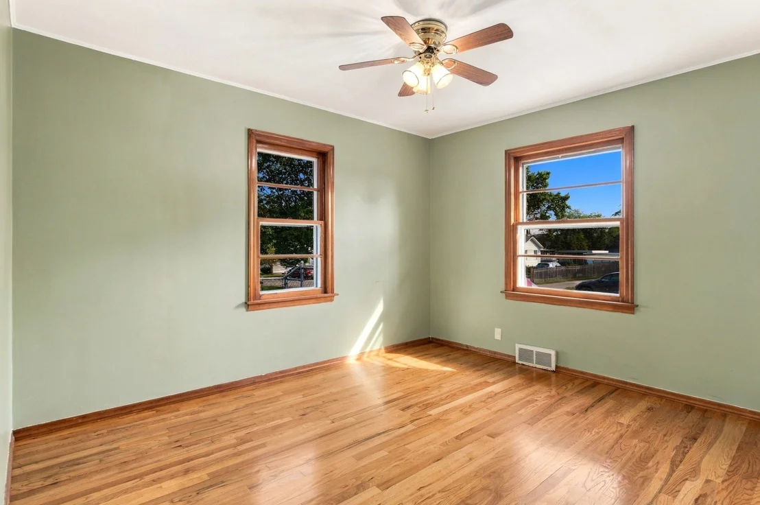 Photo of 124 Riverside Drive