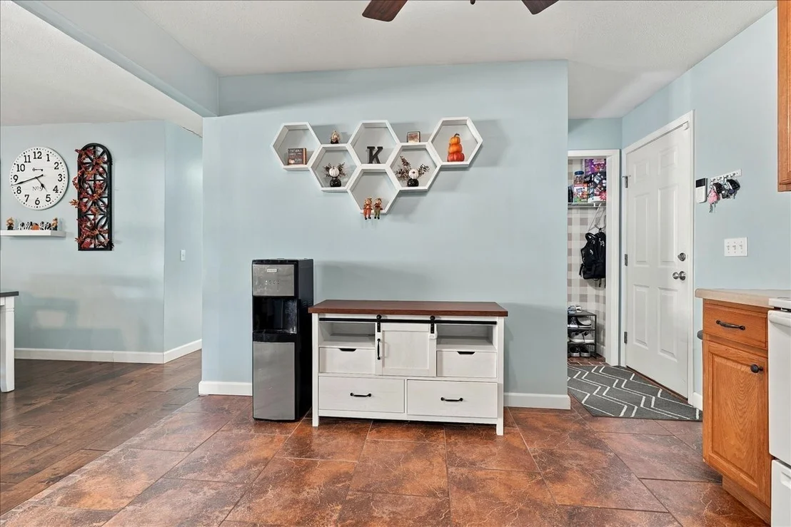 Photo of 1211 Searle Drive