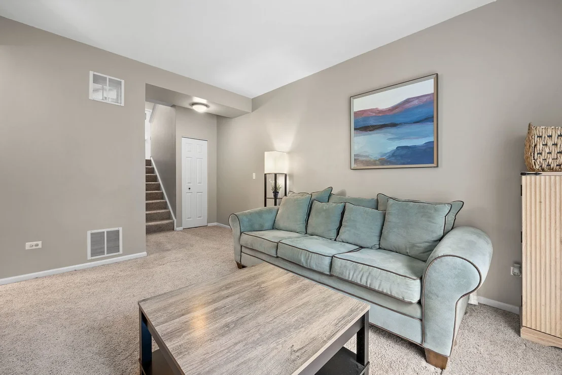 Photo of 347 Gladstone Lane