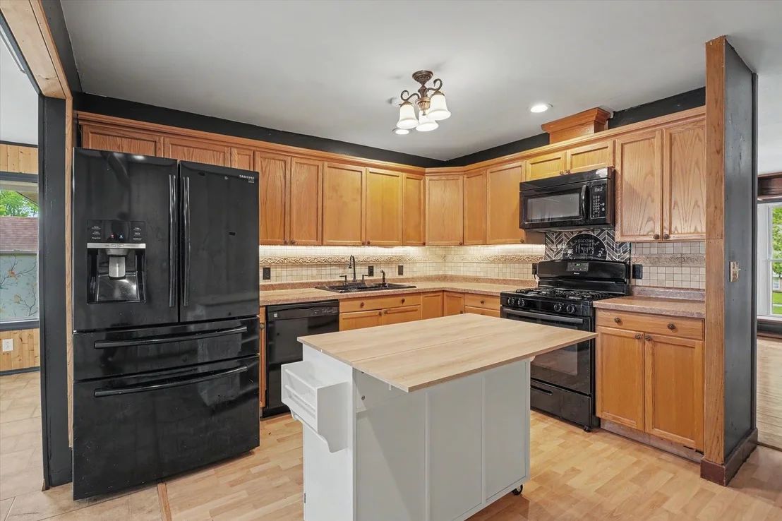 Photo of 904 Fairoaks Drive