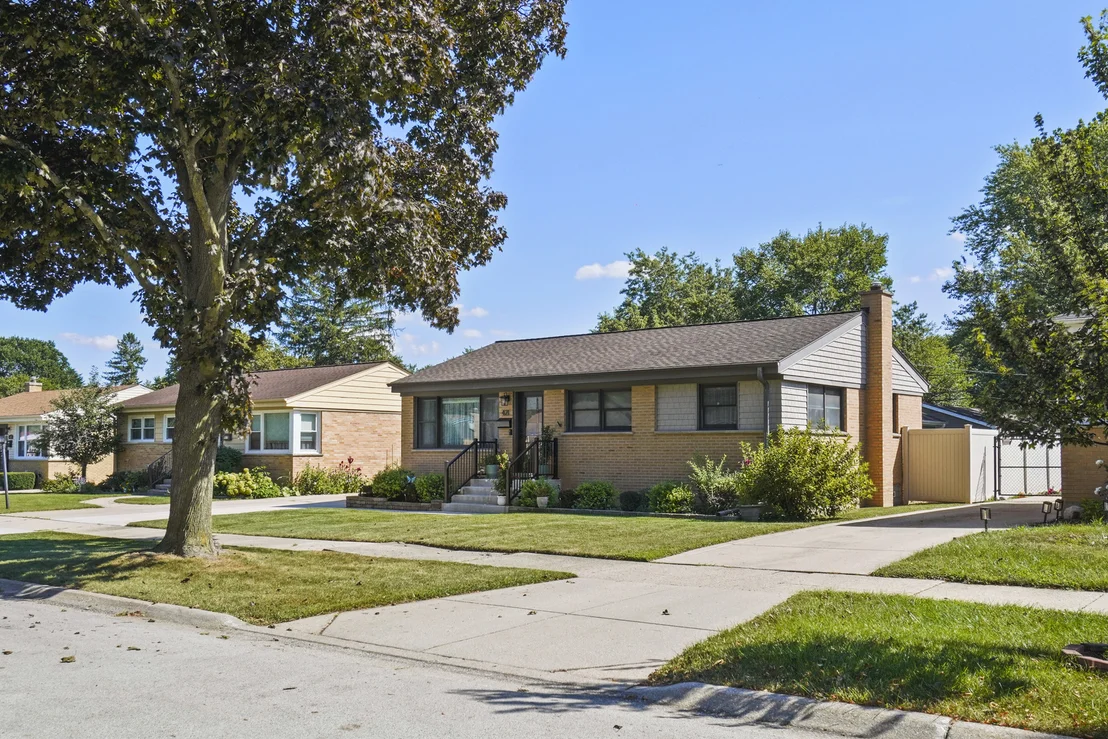 Photo of 421 Vassar Lane