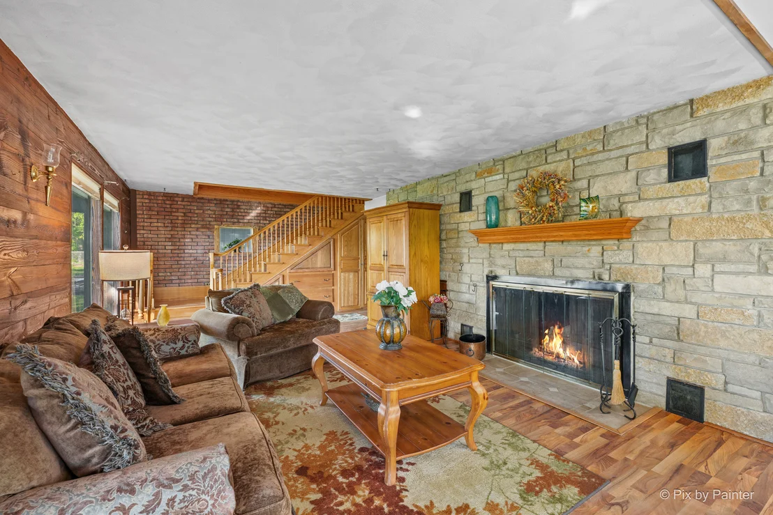 Photo of 1423 N River Road