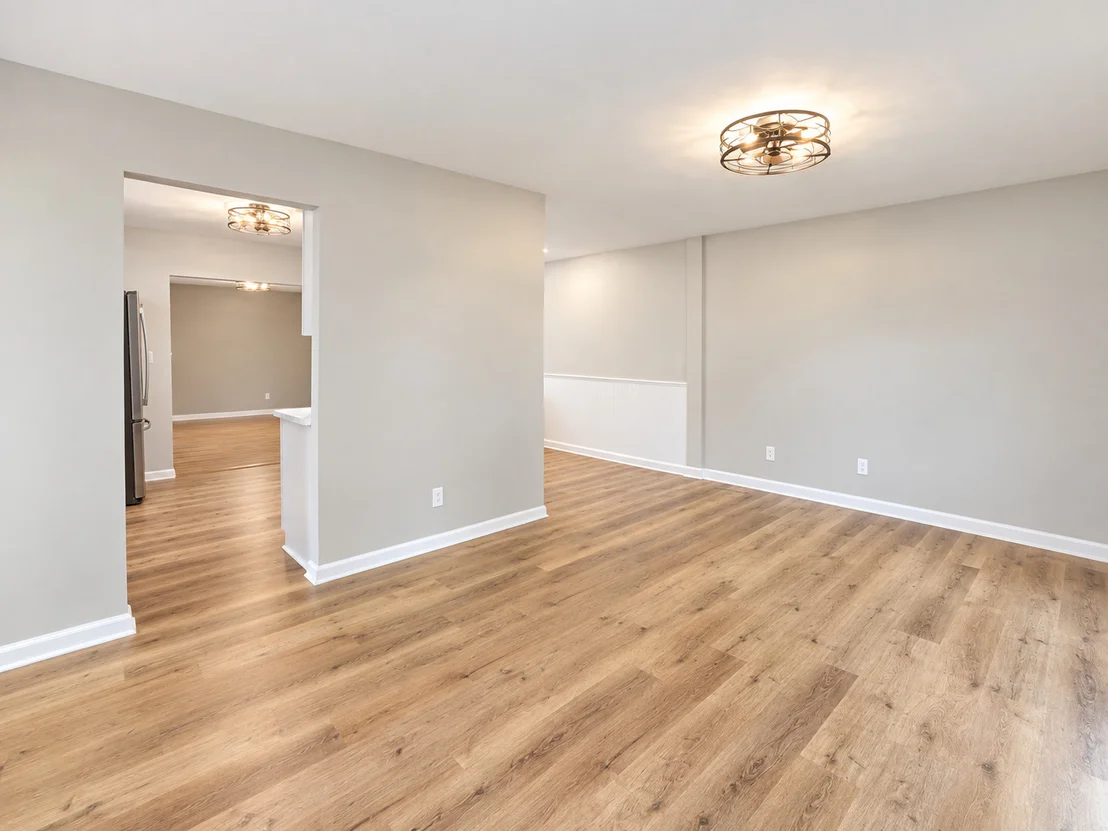Photo of 370 KAREN Drive