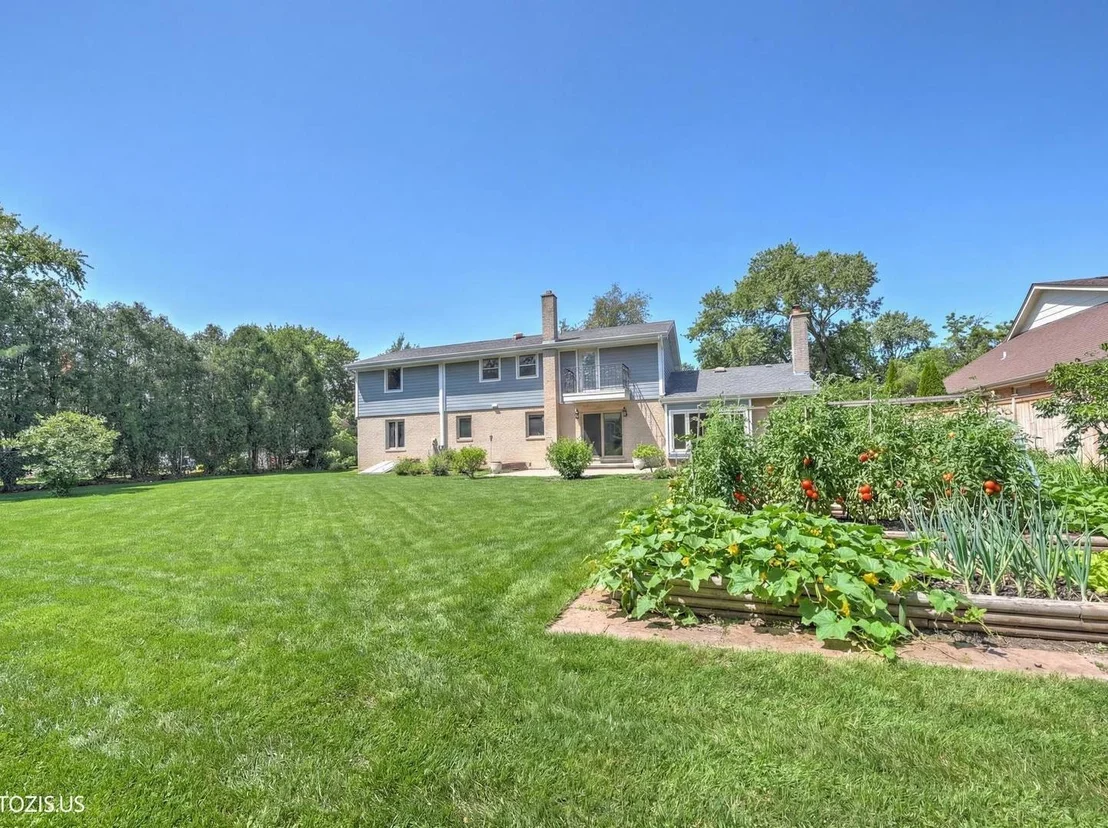 Photo of 3235 Robincrest Drive
