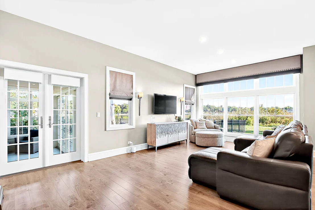 Photo of 827 Edgewater Parkway