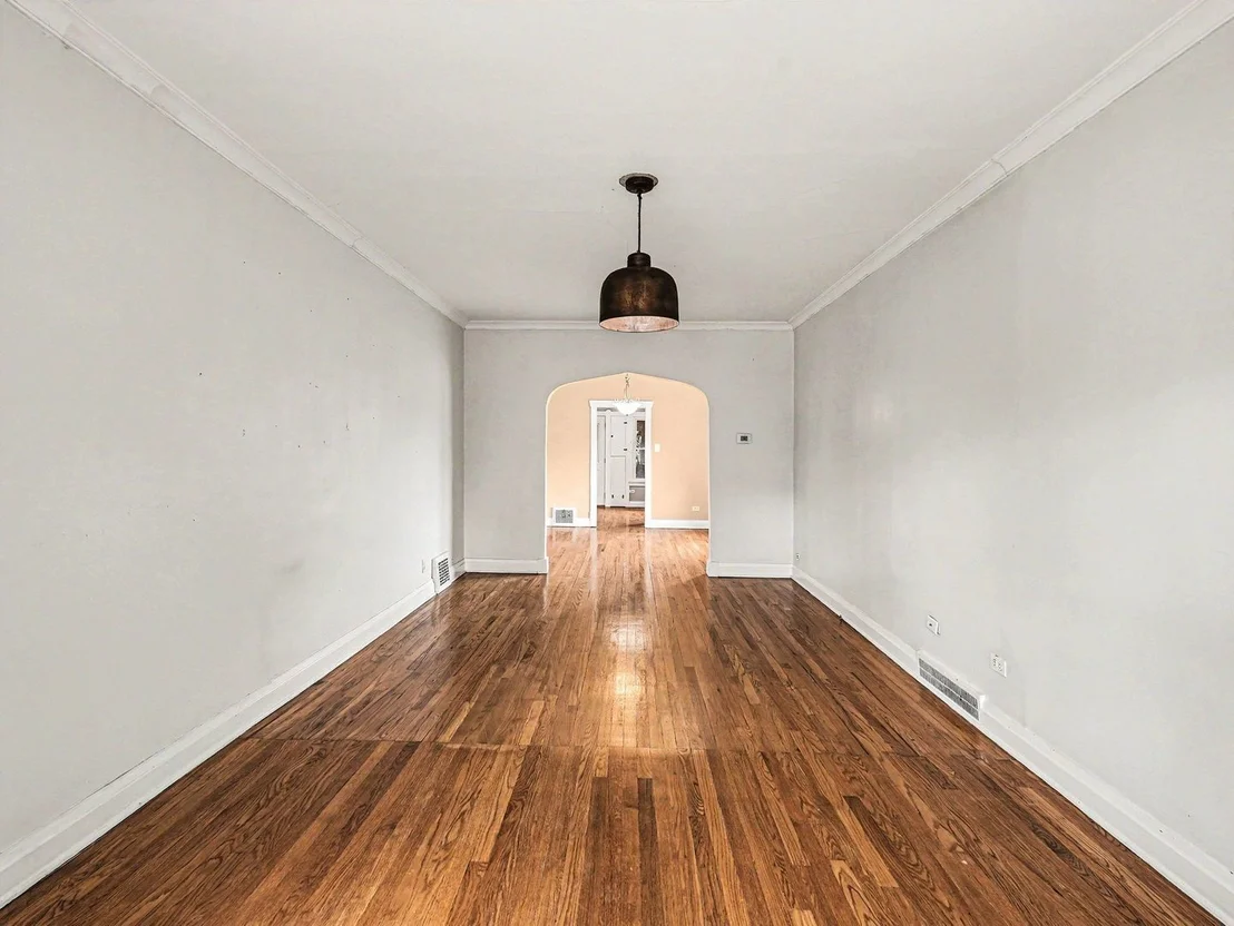 Photo of 1094 Walter Avenue