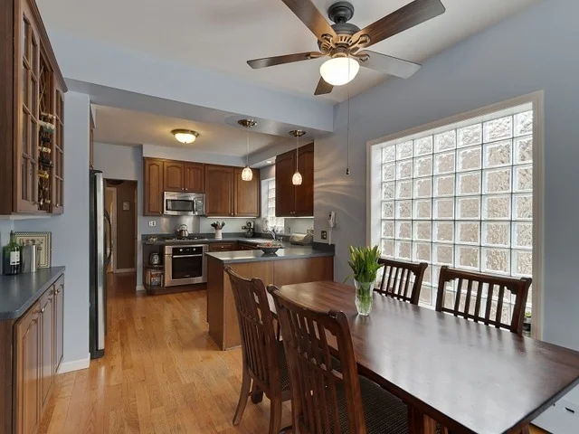 Photo of 537 FOREST Avenue