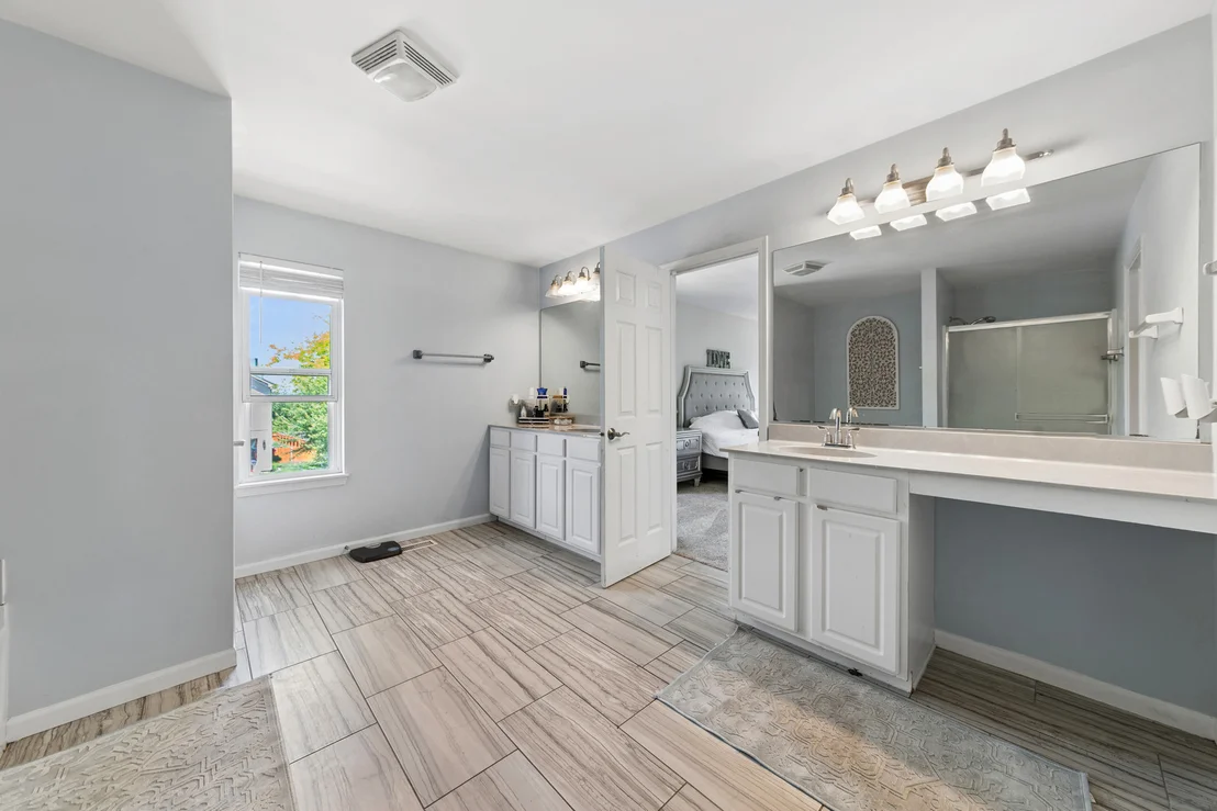 Photo of 1702 Stonegate Drive