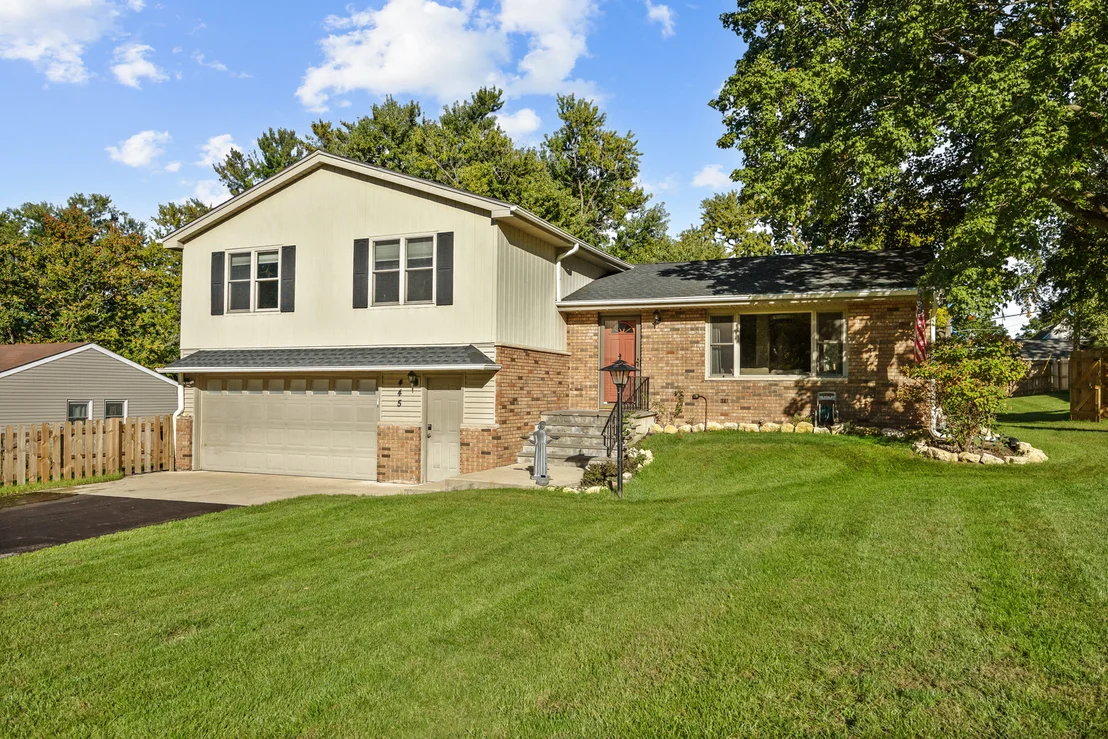 Photo of 445 Stanford Drive