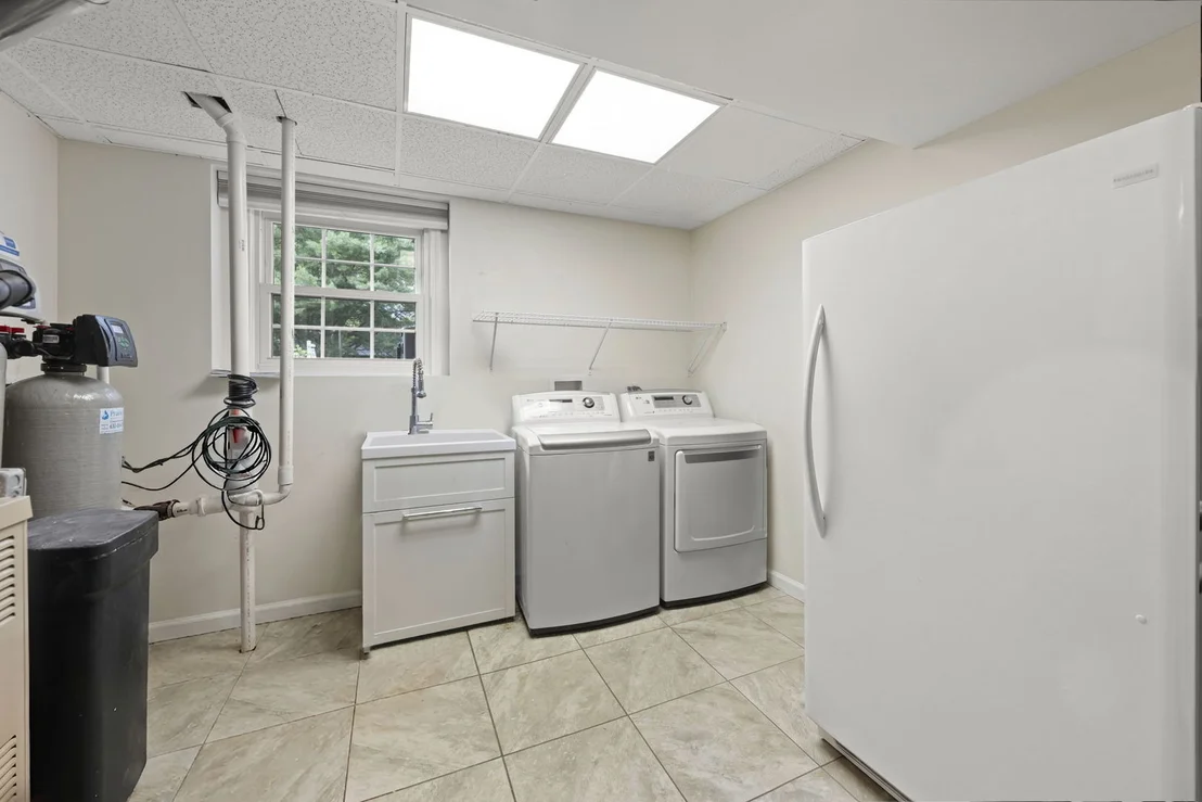 Photo of 3N149 Lynn Drive
