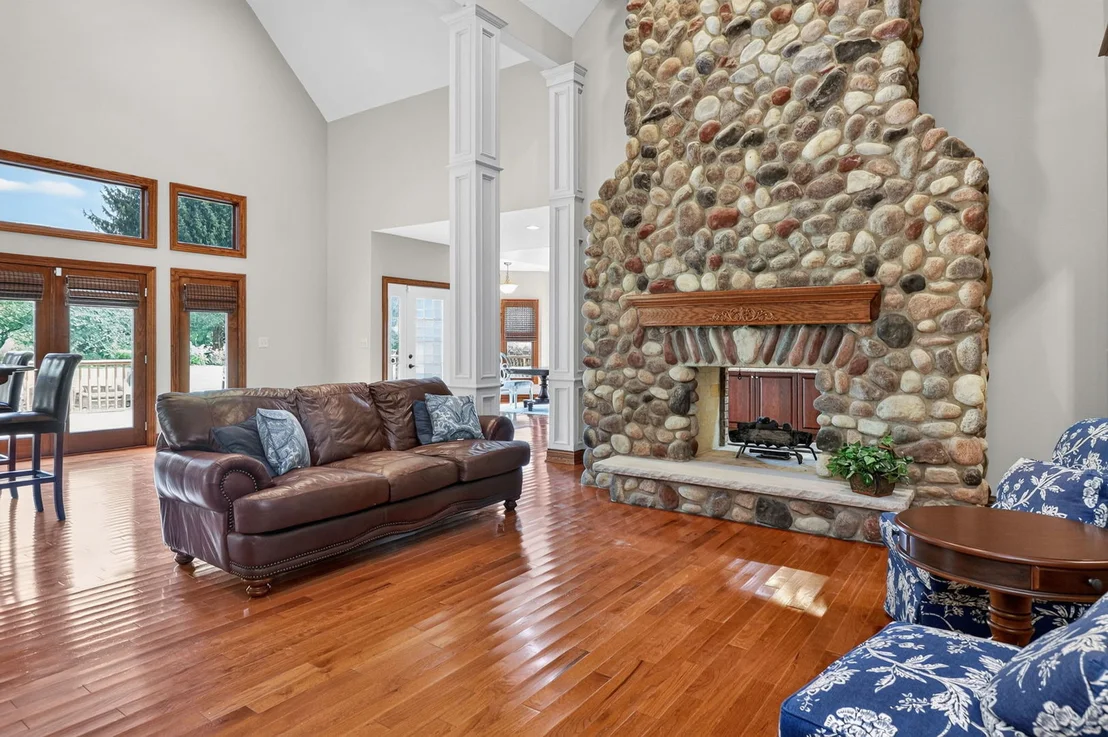 Photo of 2S299 Willow Creek Drive