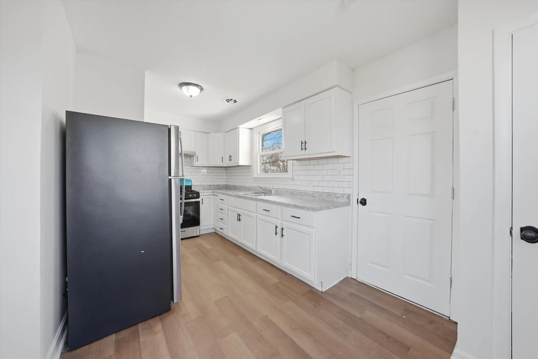 Photo of 16608 Sawyer Avenue