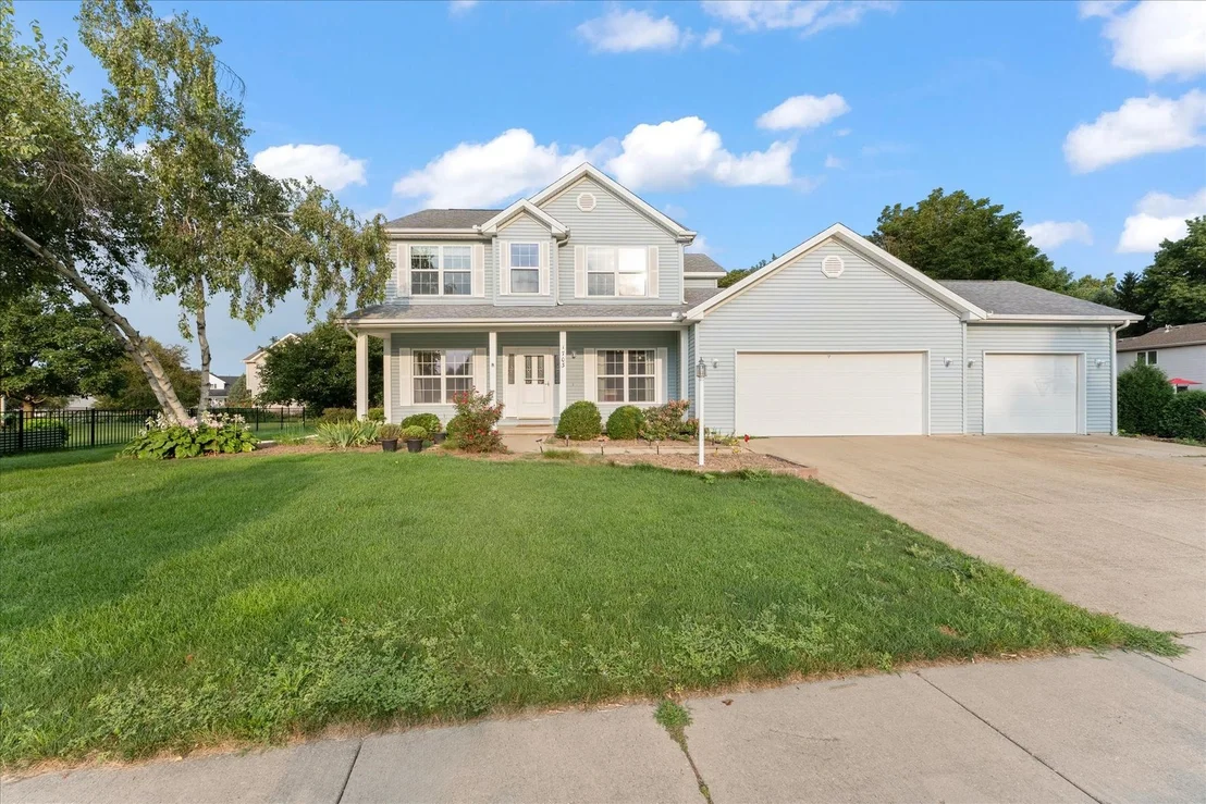 Photo of 1703 Deer Run Drive