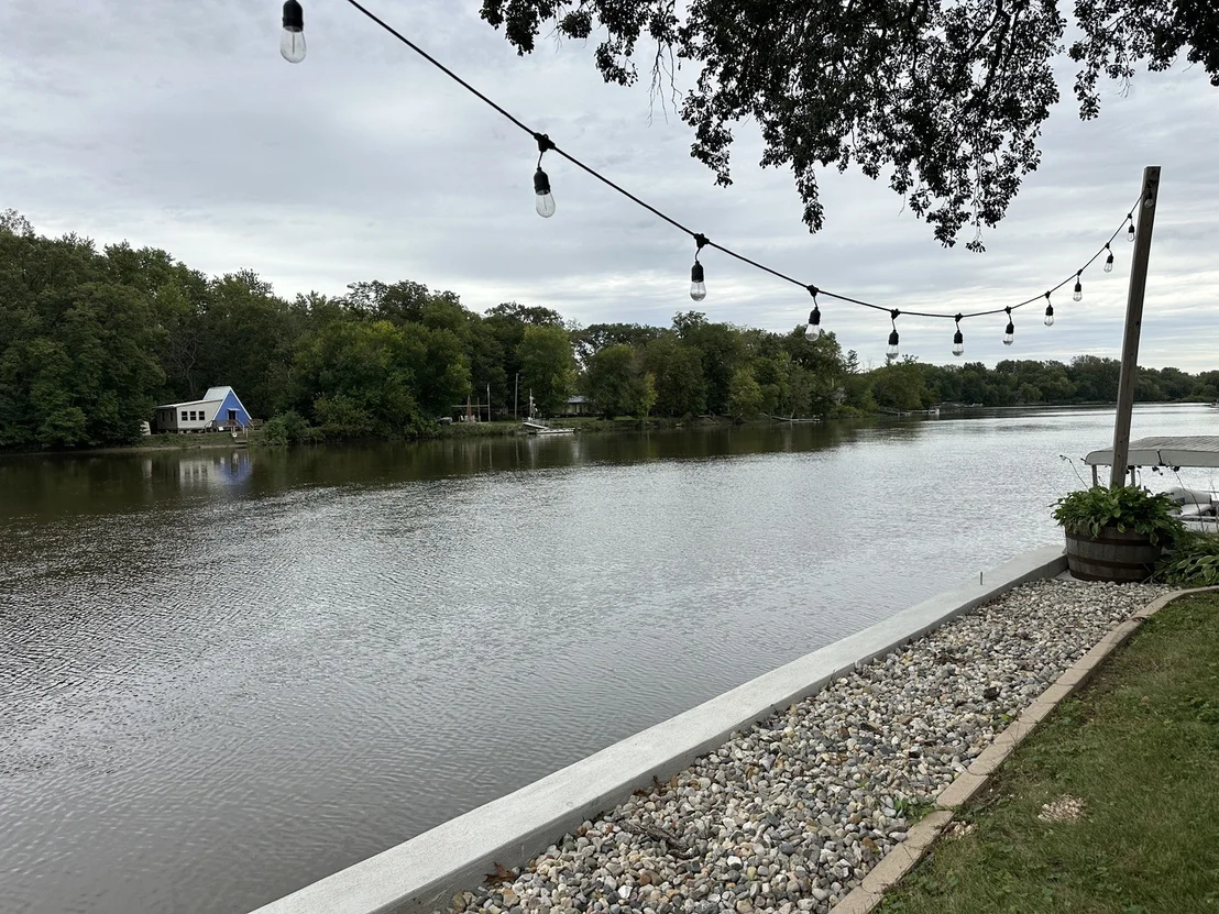 Photo of 2833 River Road