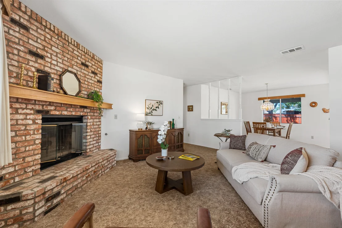 Photo of 12450 Algonquin Road