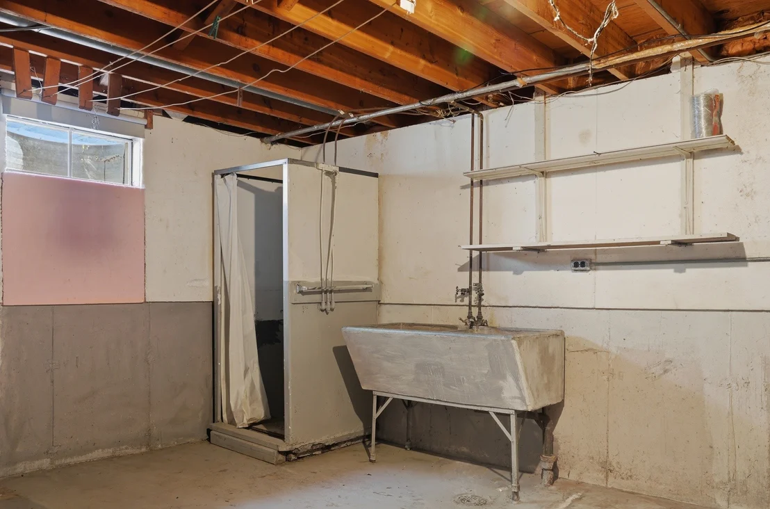 Photo of 281 W Cartwright