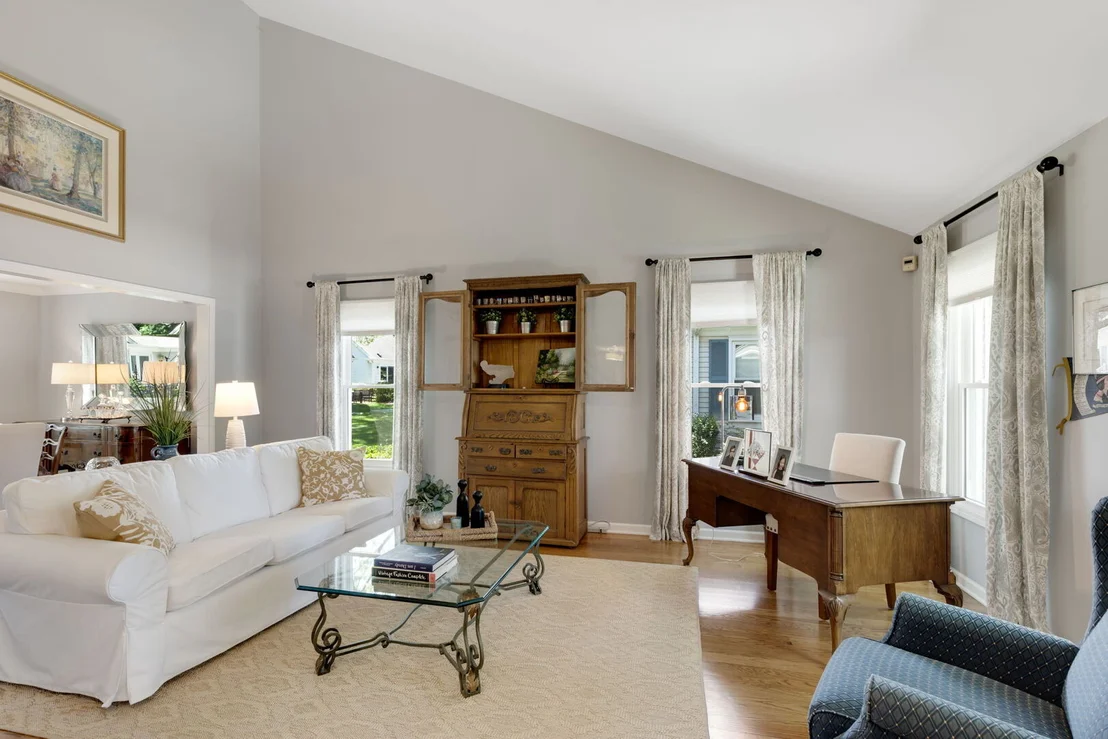 Photo of 809 Willow Hills Lane