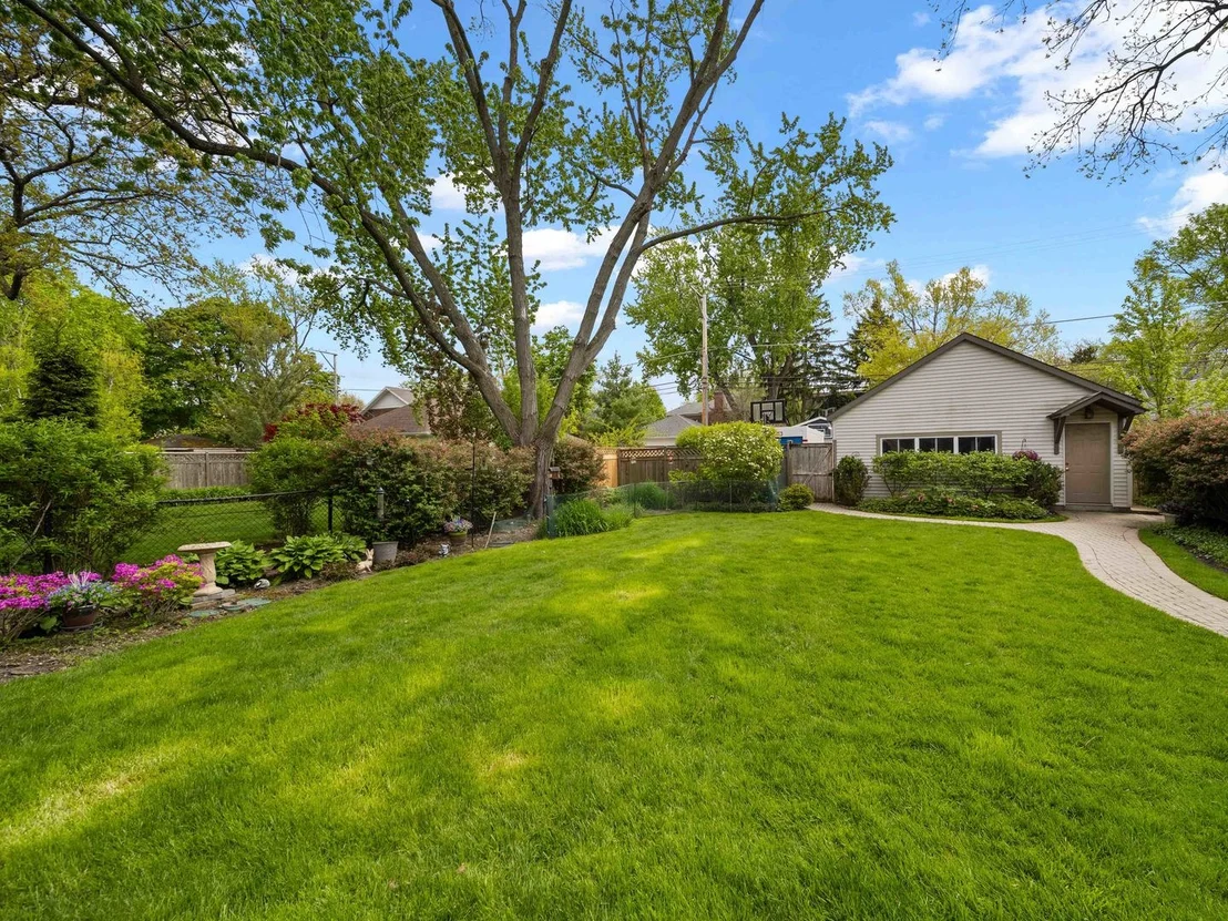 Photo of 1115 Forest Avenue