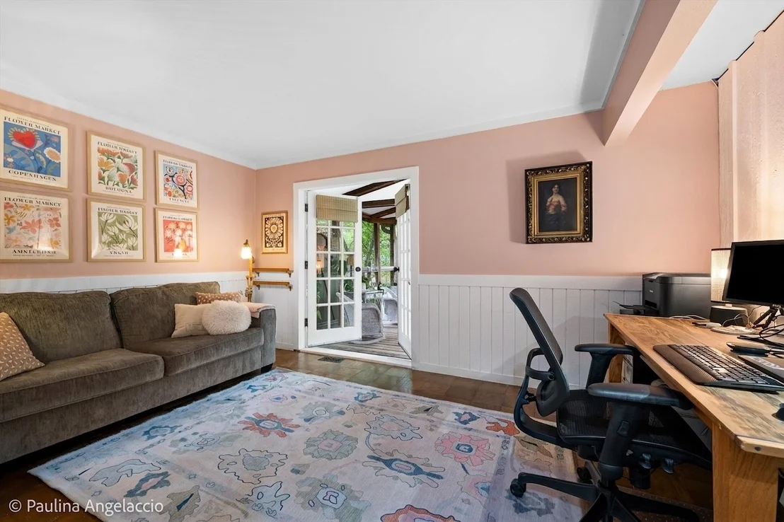 Photo of 1102 N Pepper Tree Drive