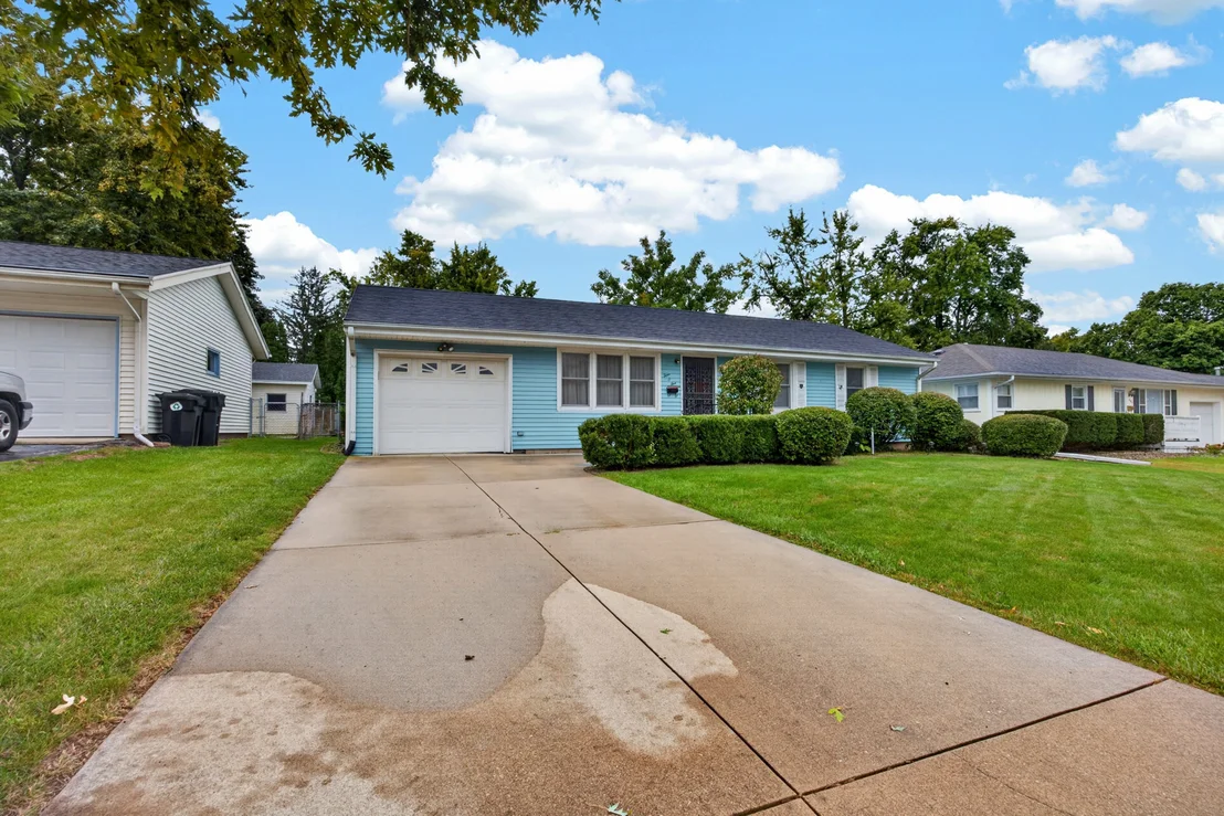 Photo of 405 Warren Avenue