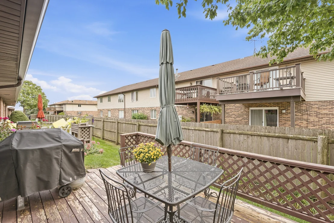 Photo of Unit 0 at 818 Shagbark Road