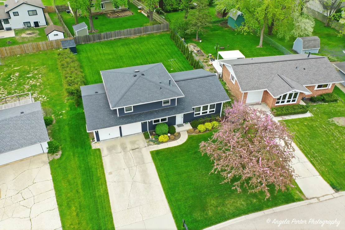 Photo of 412 Surrey Lane