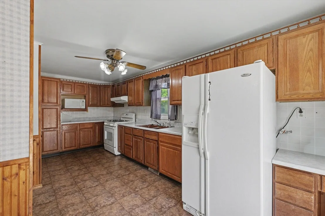 Photo of 305 S 1st Street