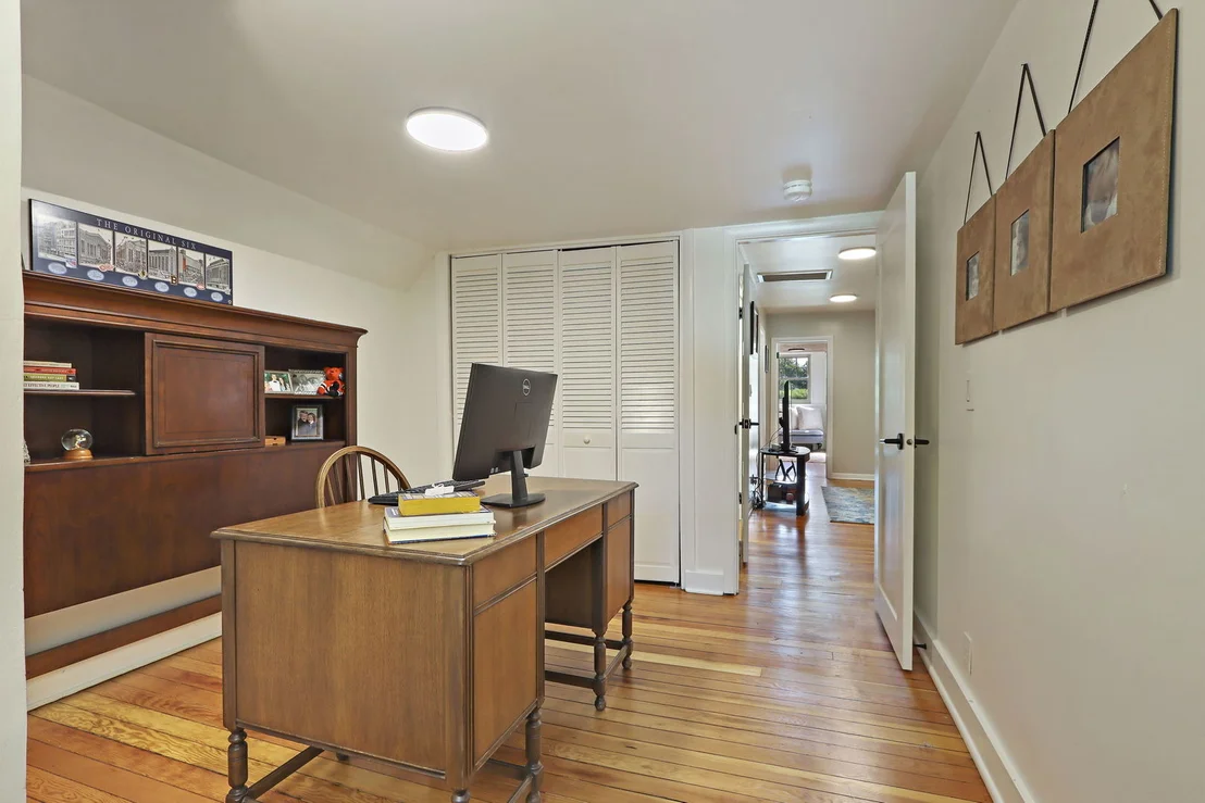Photo of 943 Forest Avenue