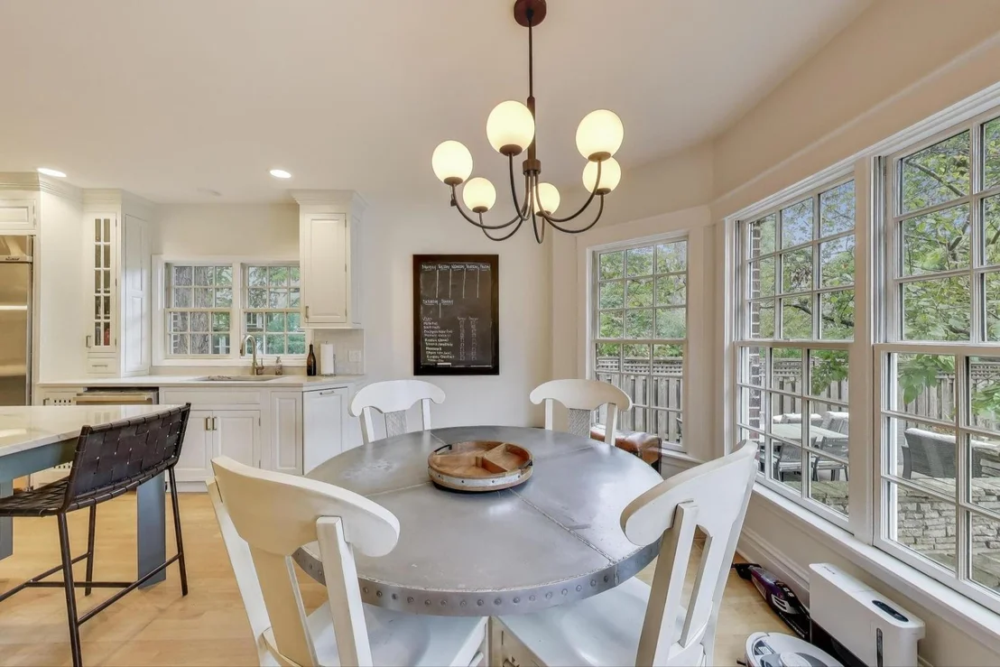 Photo of 547 JACKSON Avenue