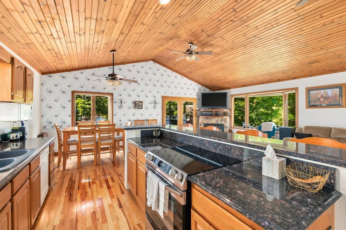 Photo of 154 Beachview Court