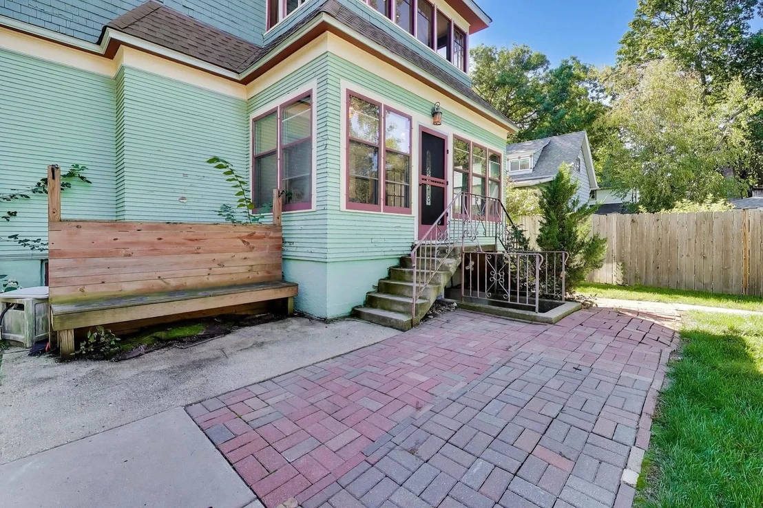 Photo of 582 PARK Street