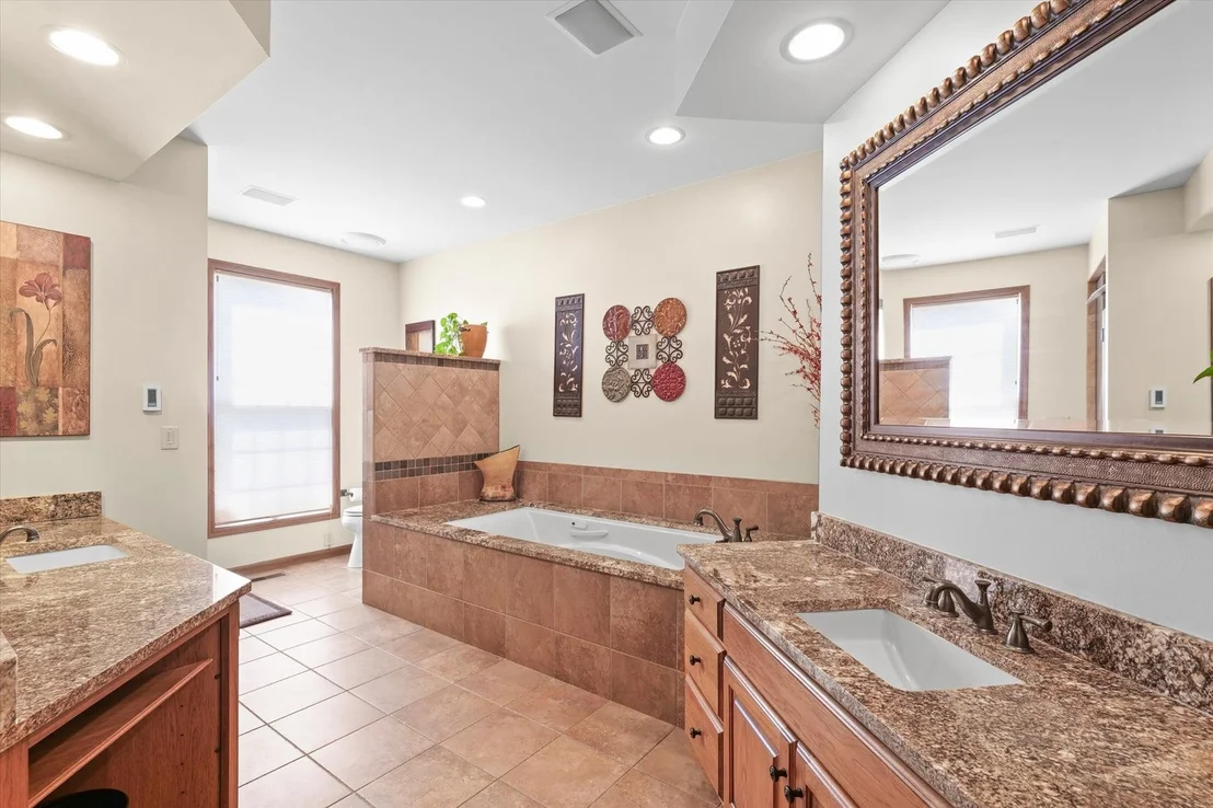 Photo of 2204 Edgewater Place