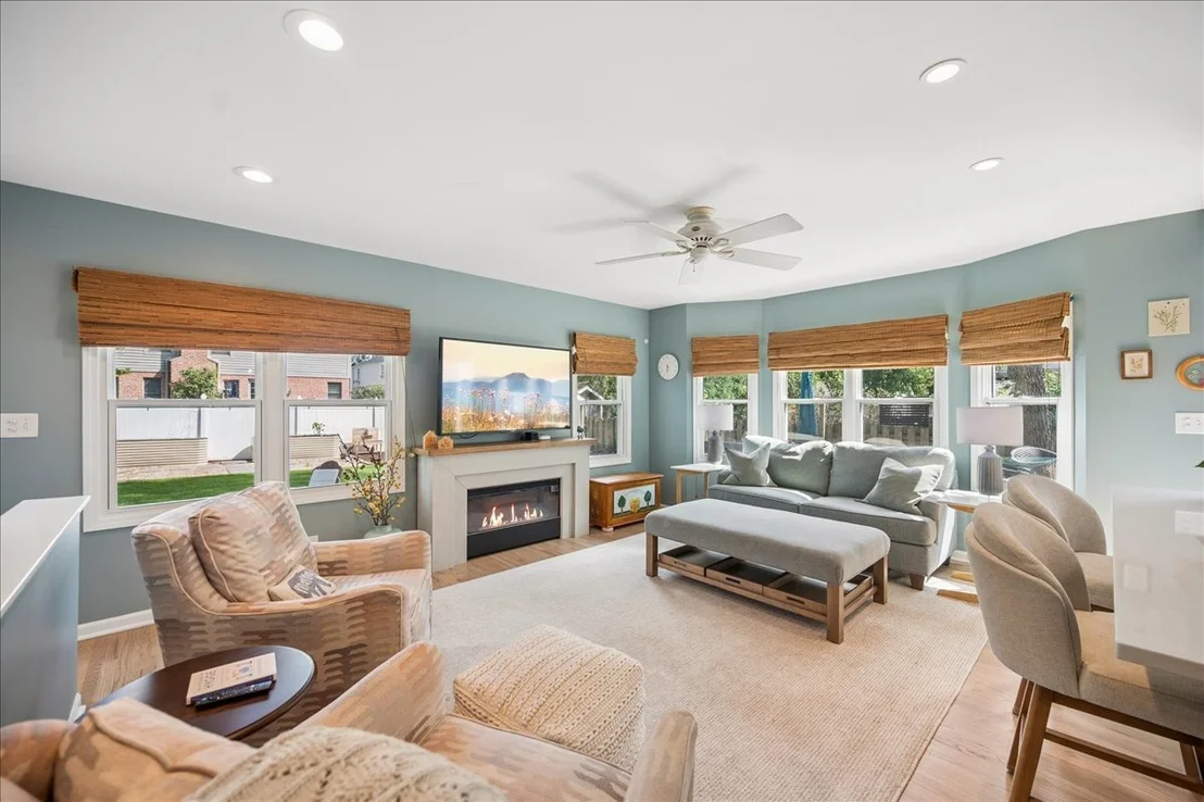 Photo of 1105 Blackthorn Lane