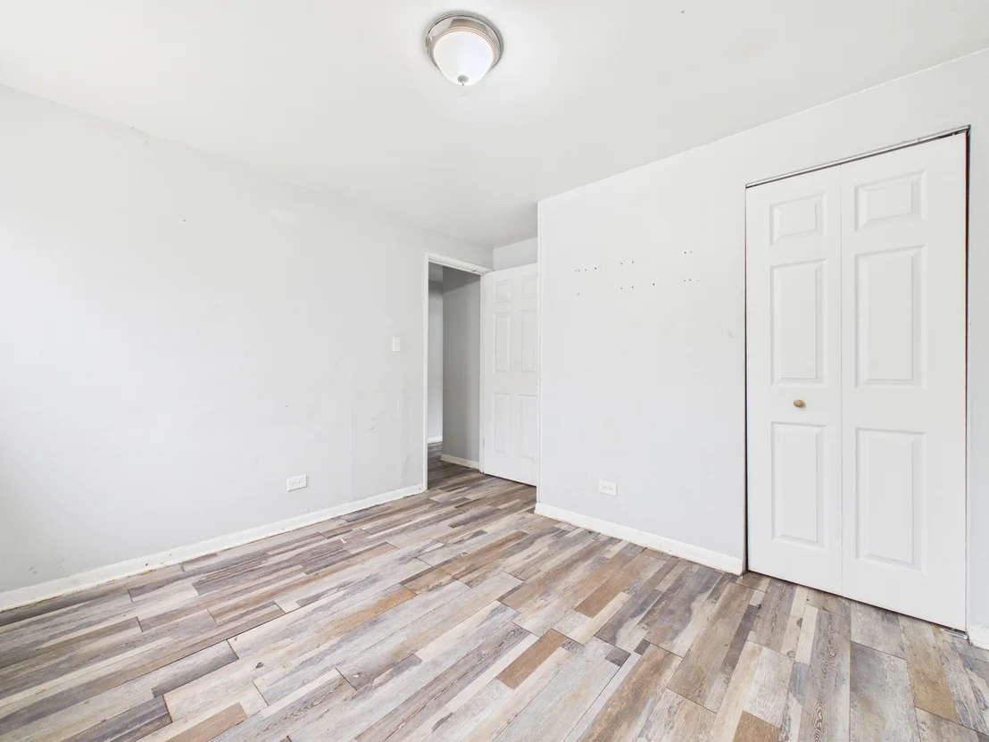 Photo of 945 W 115th Place