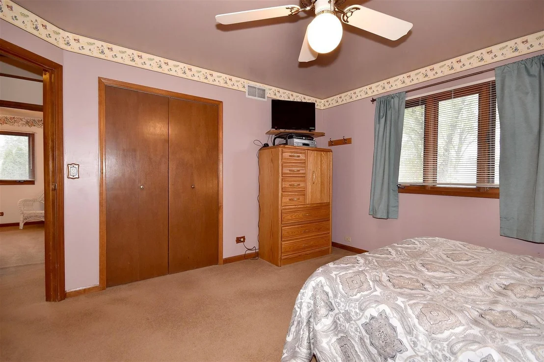 Photo of 206 VILLAGE Road