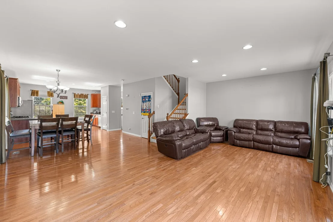 Photo of Unit 976 at 758 Lambert Lane