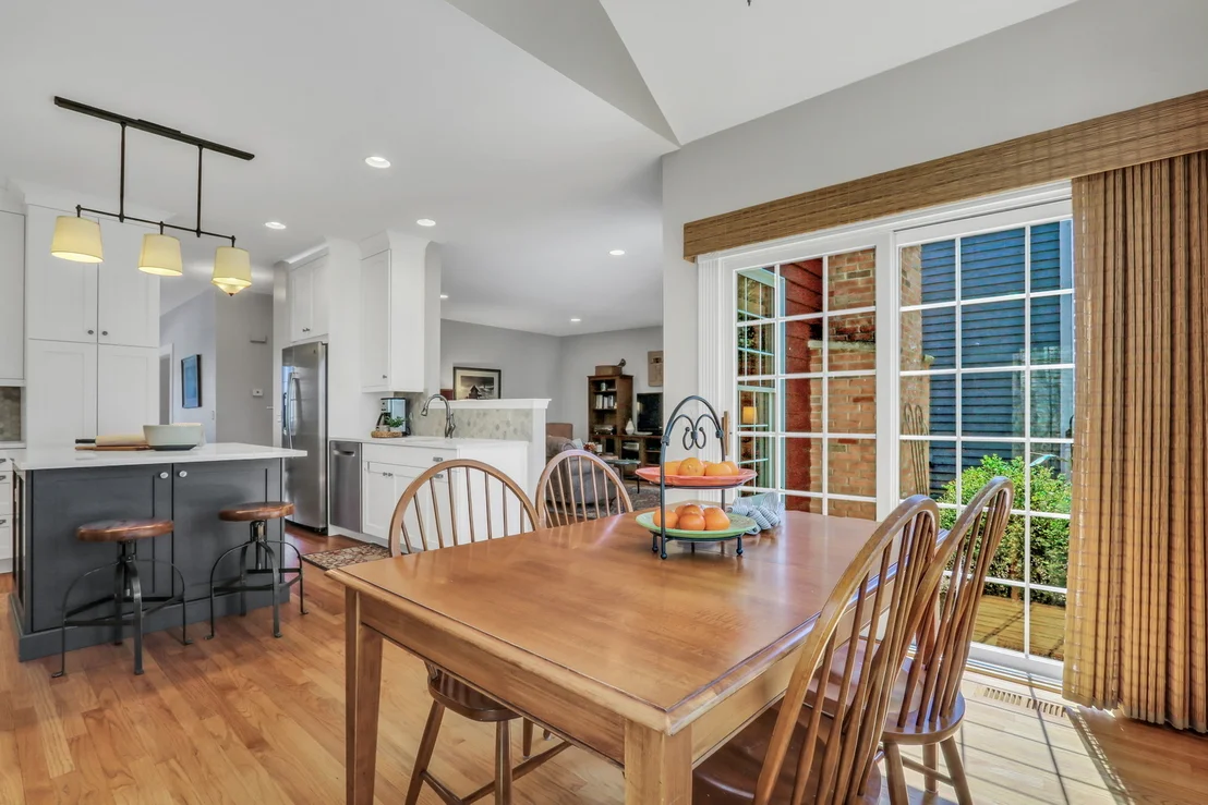 Photo of 983 Mount Vernon Drive