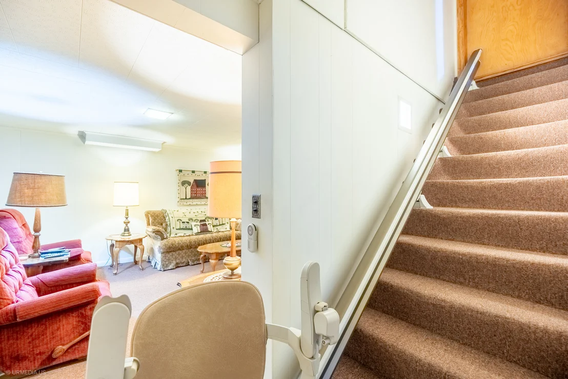Photo of 835 Scott Drive